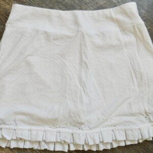 G Lifestyle White w/ Pleated Ruffle Hem Eyelet Skort Sz Med